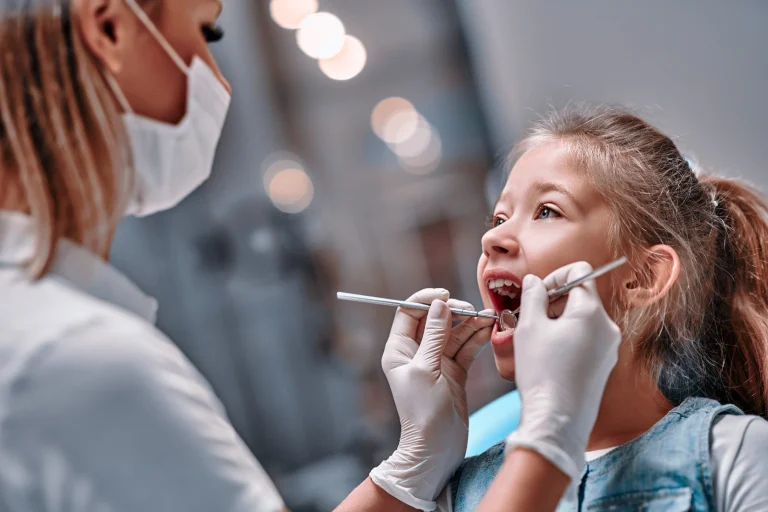 Δωρεάν Οδοντιατρικές Εξετάσεις σε Παιδιά - Οδοντίατροι Λάρισα - Κολώνα Χάιδω Βασιλική